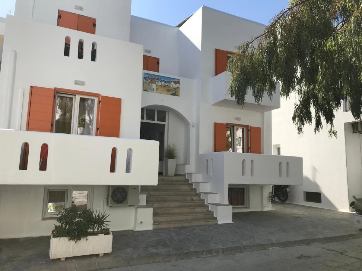 Vassiliki Rooms Парос Екстериор снимка