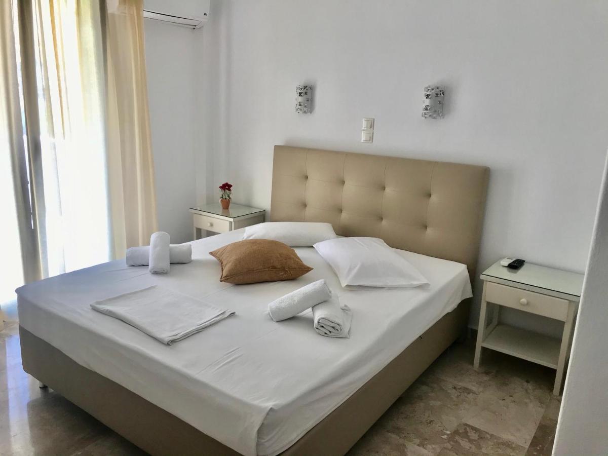 Vassiliki Rooms Парос Екстериор снимка