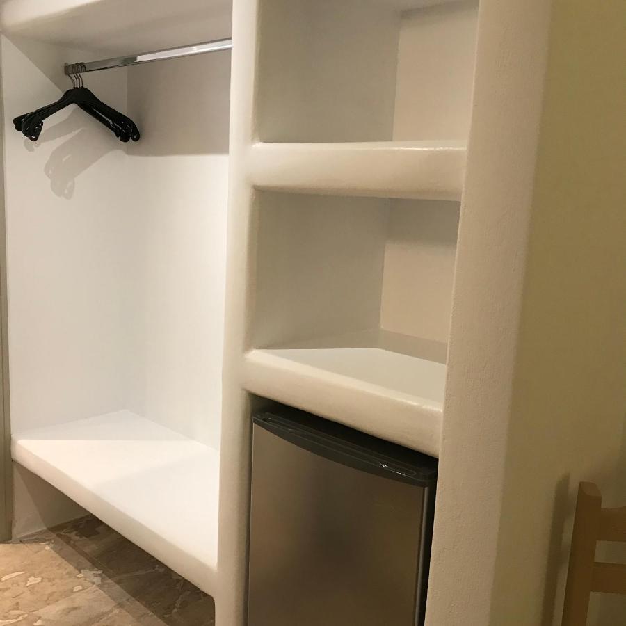 Vassiliki Rooms Парос Екстериор снимка