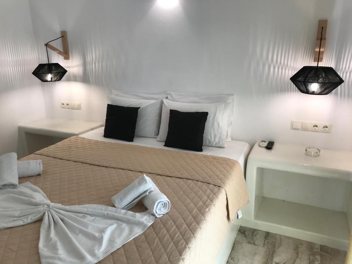 Vassiliki Rooms Парос Екстериор снимка