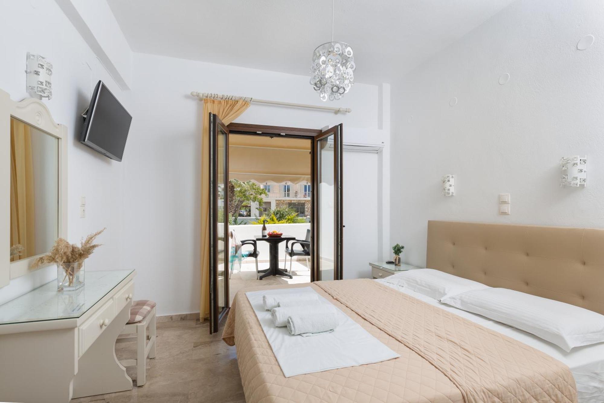 Vassiliki Rooms Парос Екстериор снимка