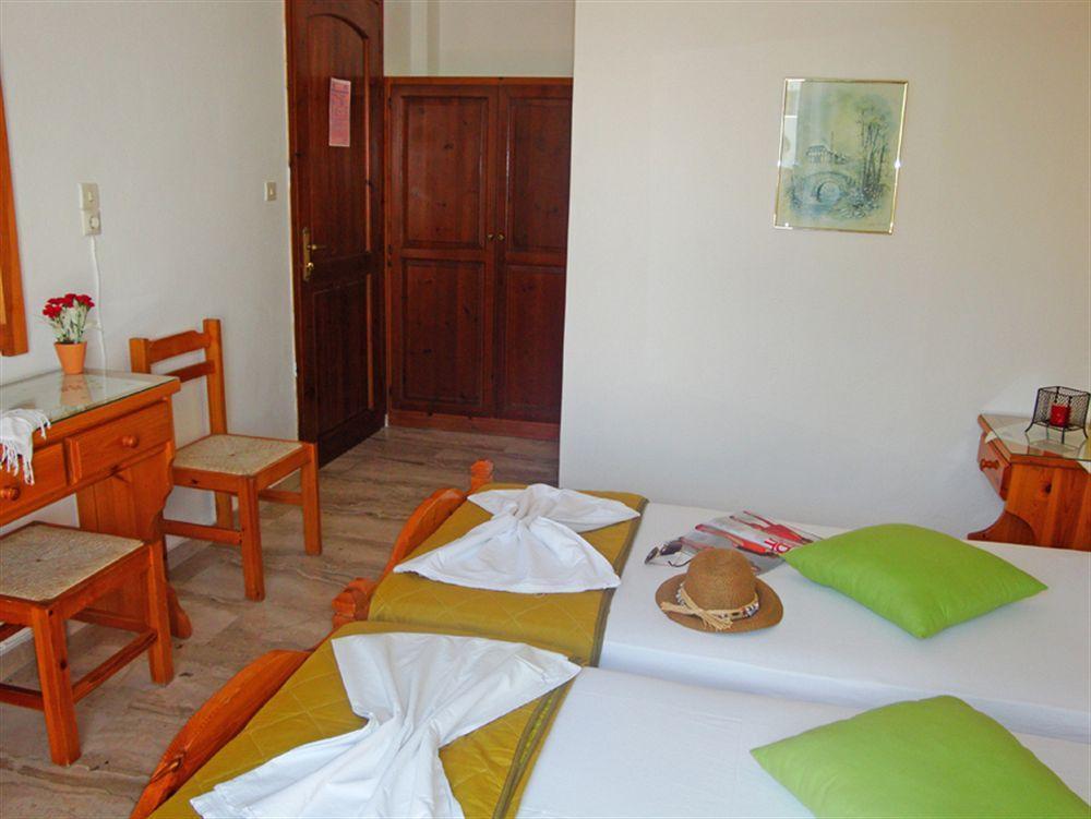 Vassiliki Rooms Парос Екстериор снимка